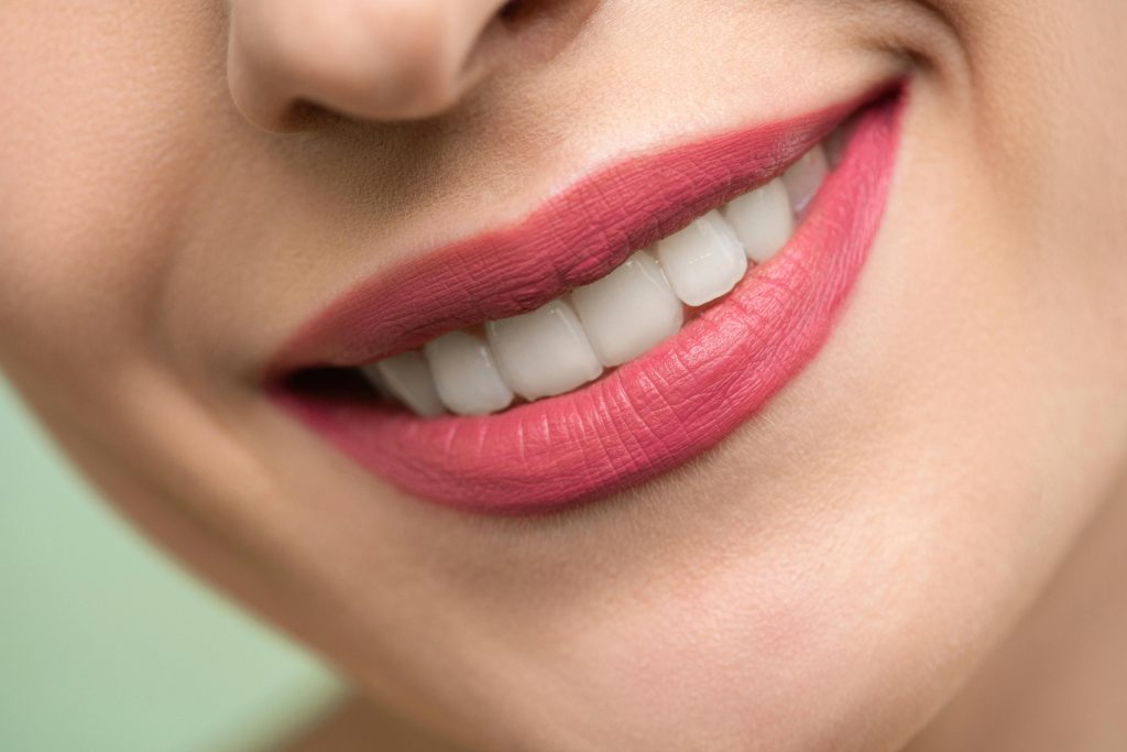 Enjuague bucal natural para tratar gingivitis
